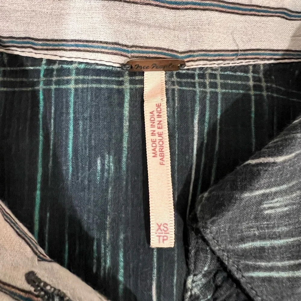 🔥Free People women’s Blue Plaid Shirt🔥